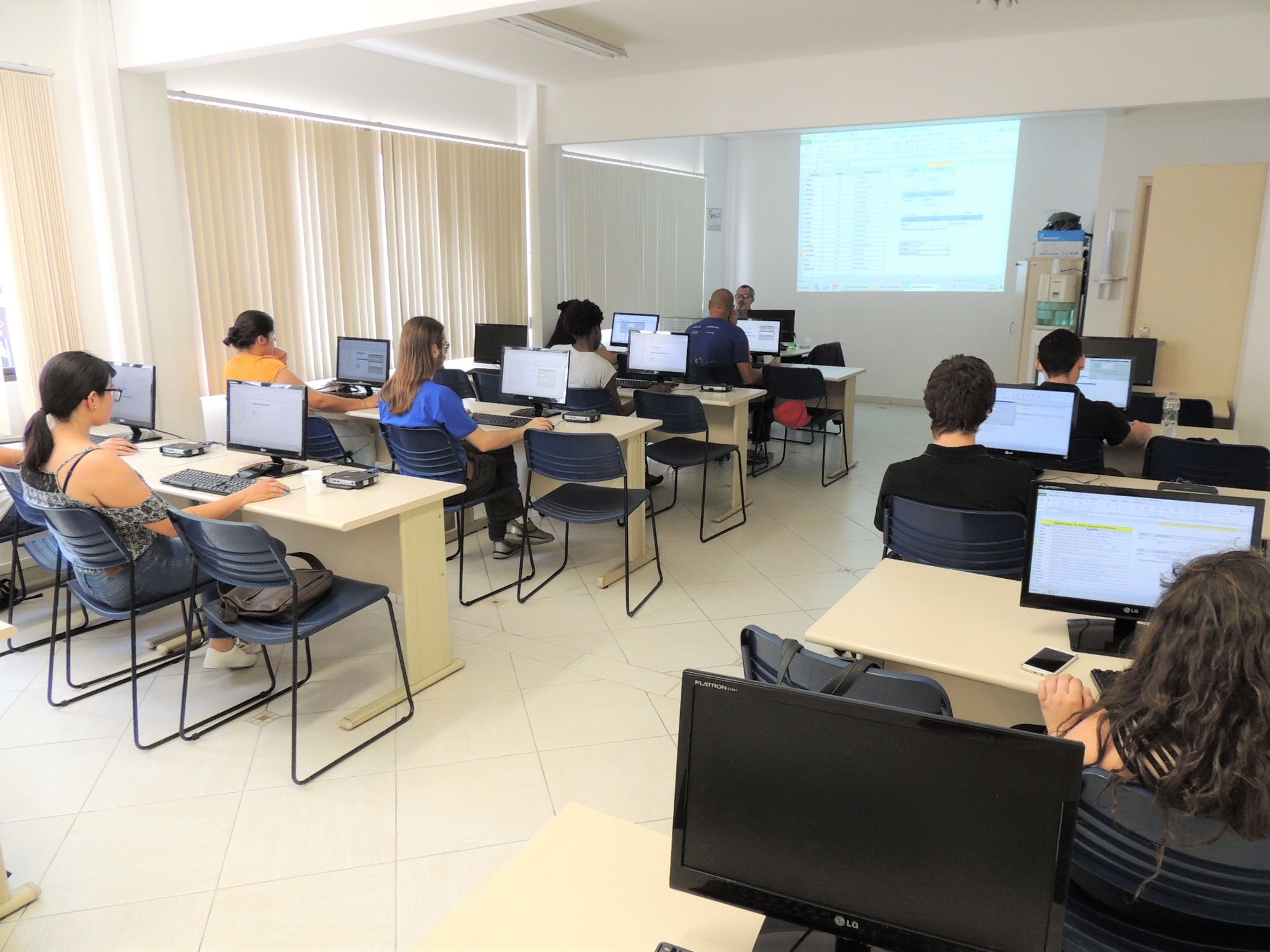 CIEE/PR oferece cursos gratuitos de qualificação profissional com acessibilidade em Libras