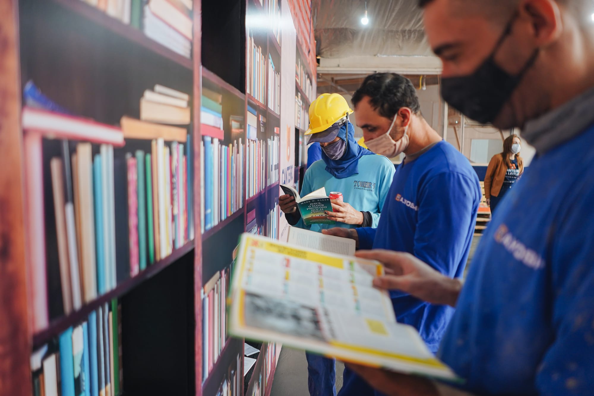 Obra em Maringá recebe "Canteiro da Leitura"